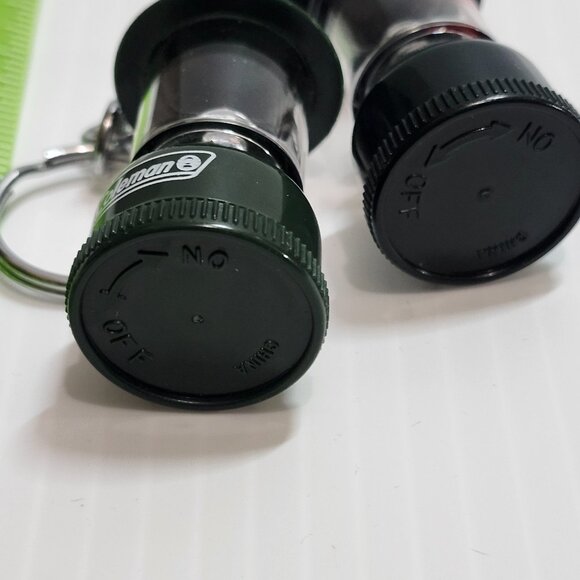 Set of 2 Coleman Vintage Miniature Lantern - Picture 5 of 5